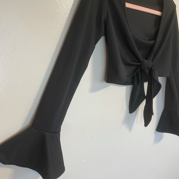 𝅺ASOS- I Saw it First Cropped Black Top - Picture 3 of 7